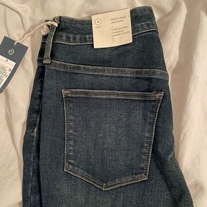 Universal Thread size 8 short